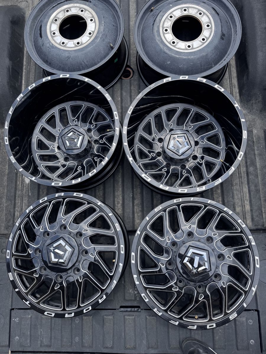20" TIS Offroad Dually Wheels For Silverado