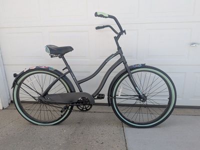 Huffy Cranbrook Cruiser Bike