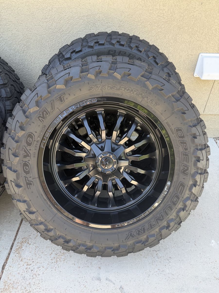 Fuel Arc 8x180 Wheels, Toyo MT 37x13.50R22