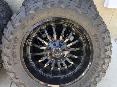 Fuel Arc 8x180 Wheels, Toyo MT 37x13.50R22