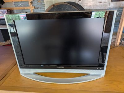 JBL Sound Samsung LT-P326W 32" HDTV Ready LCD TV Laptop or Computer Monitor
