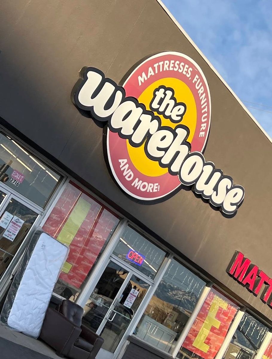 Beautiful Tufted Velvet complete with Mattress