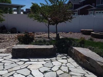 Frost White 2" flagstone