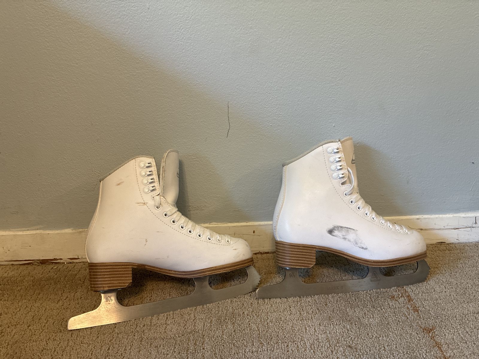 White Ice Skates - Size 5, Mark I Blade, Good Condition