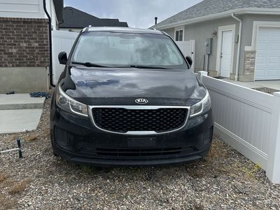 2017 KIA SEDONA LX