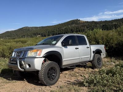 2009 NISSAN TITAN SE