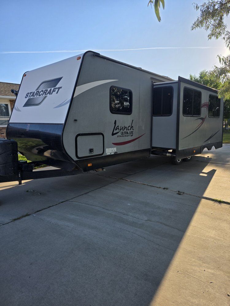 2017 Starcraft Launch Ultra Lite 27BHU
