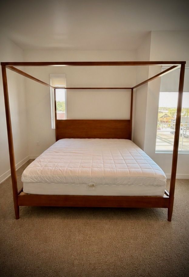 Basically BRAND NEW West Elm "Mid-Century Canopy Bed" - king size