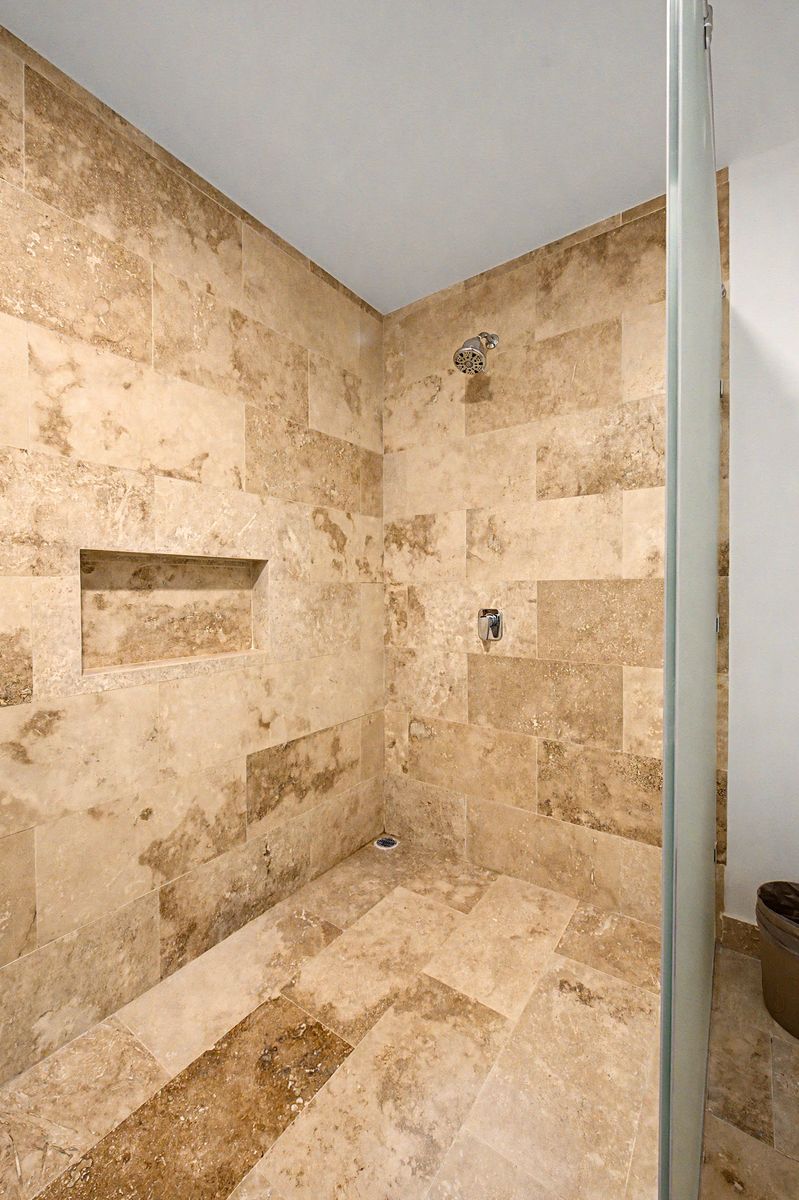 Main image 12