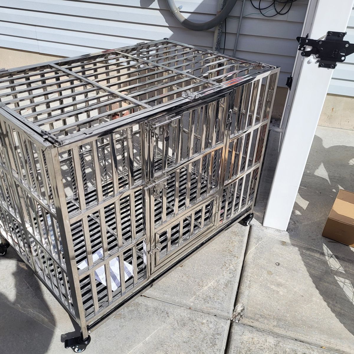 Large 42" Metal Dog Kennel w/Wheels