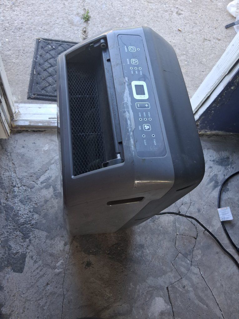 Hisense AP12CR1G 12000 BTU Portable Air Conditioner - Cooling & Dehumidifying