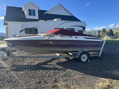 1995 Maxum 1850