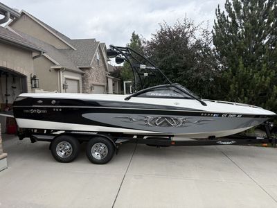 2004 23' Malibu LSV Wakesetter with Extreme Custom Trailer