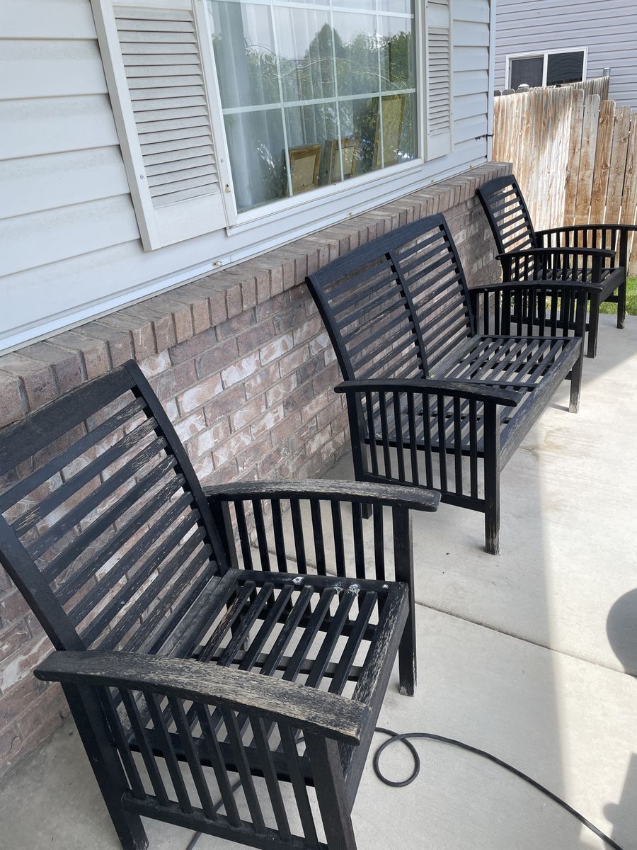 Bench seat and chairs