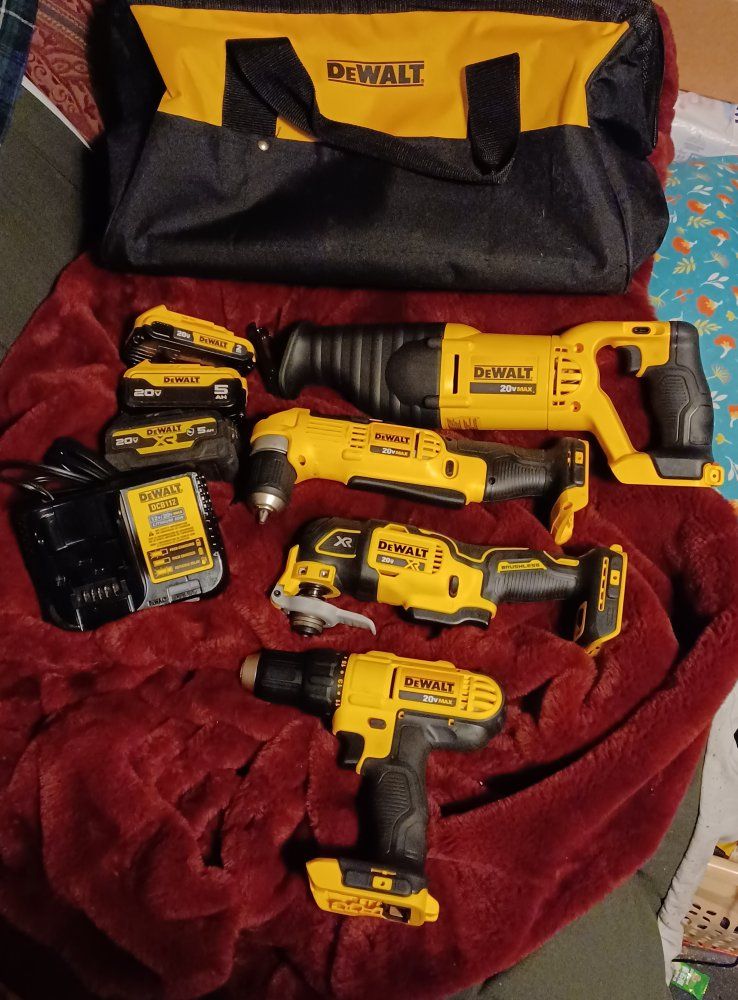 DeWALT 4 Tool 3 battery and 1 XL Bag Combo $400obo