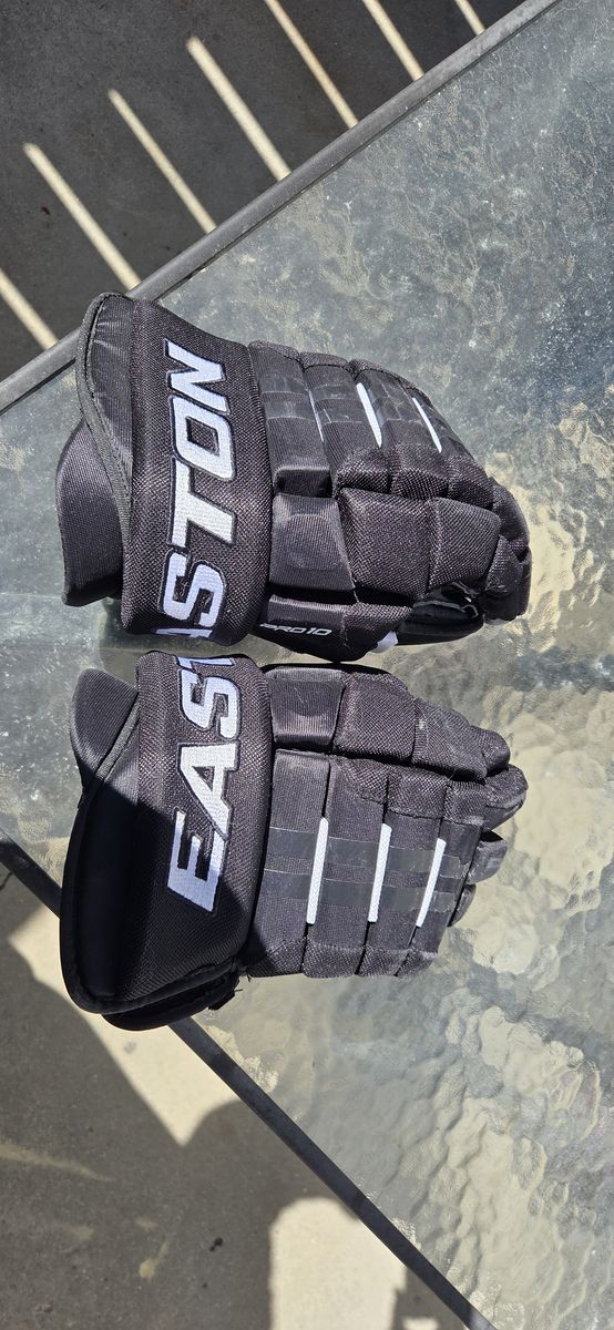 Easton Pro 10 hockey gloves