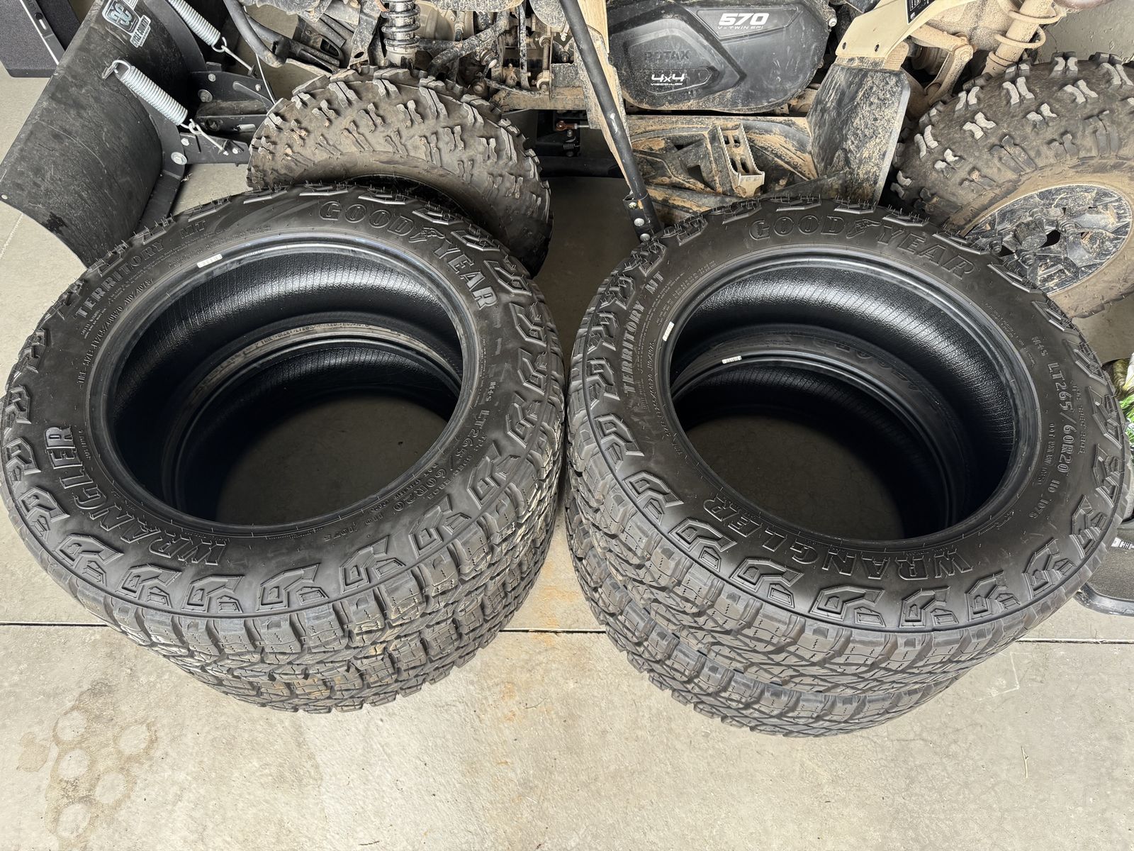 Goodyear Wrangler Territory LT265/60R20