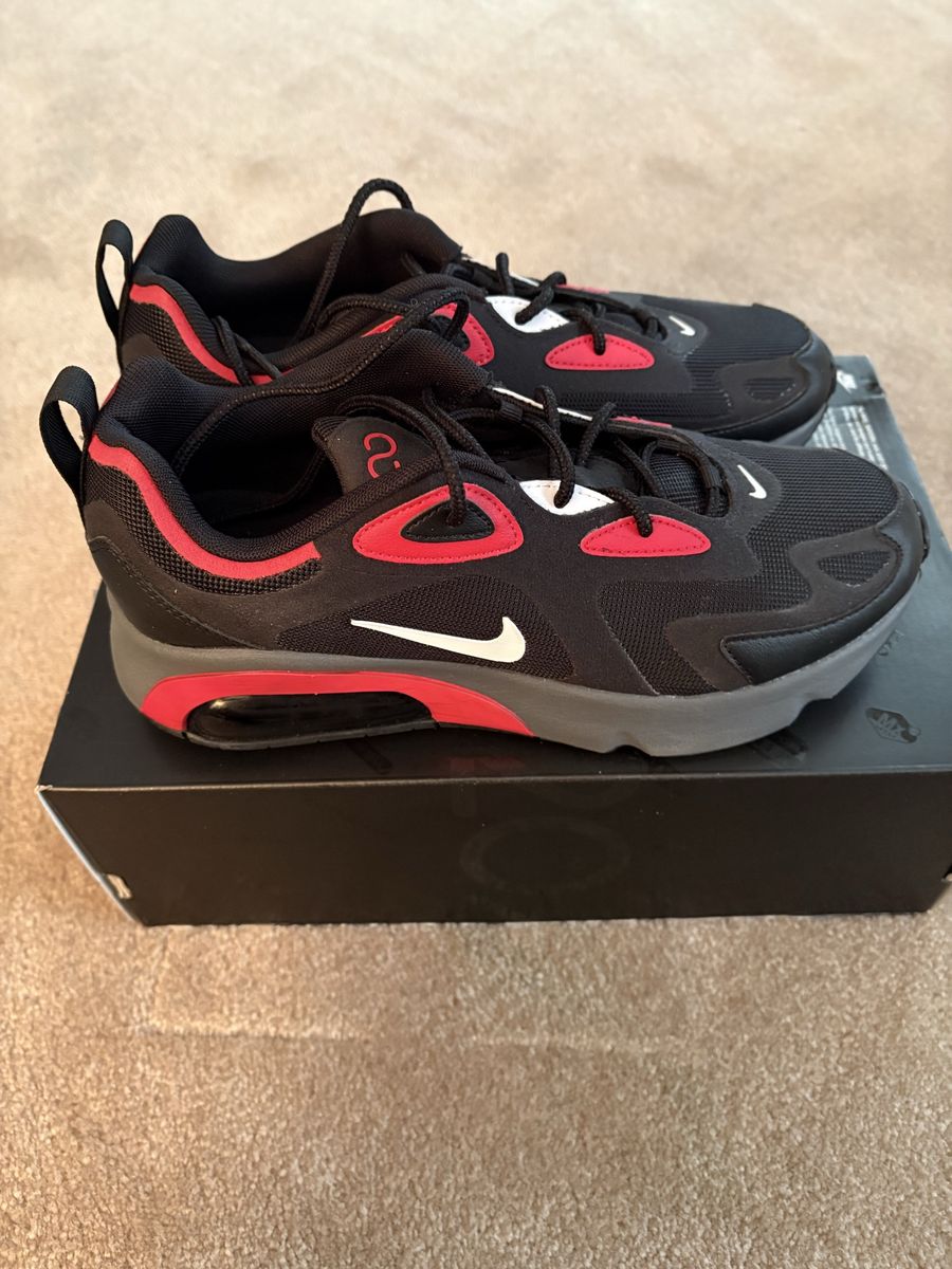 Mens New Nike 200 Shoes SIze 8