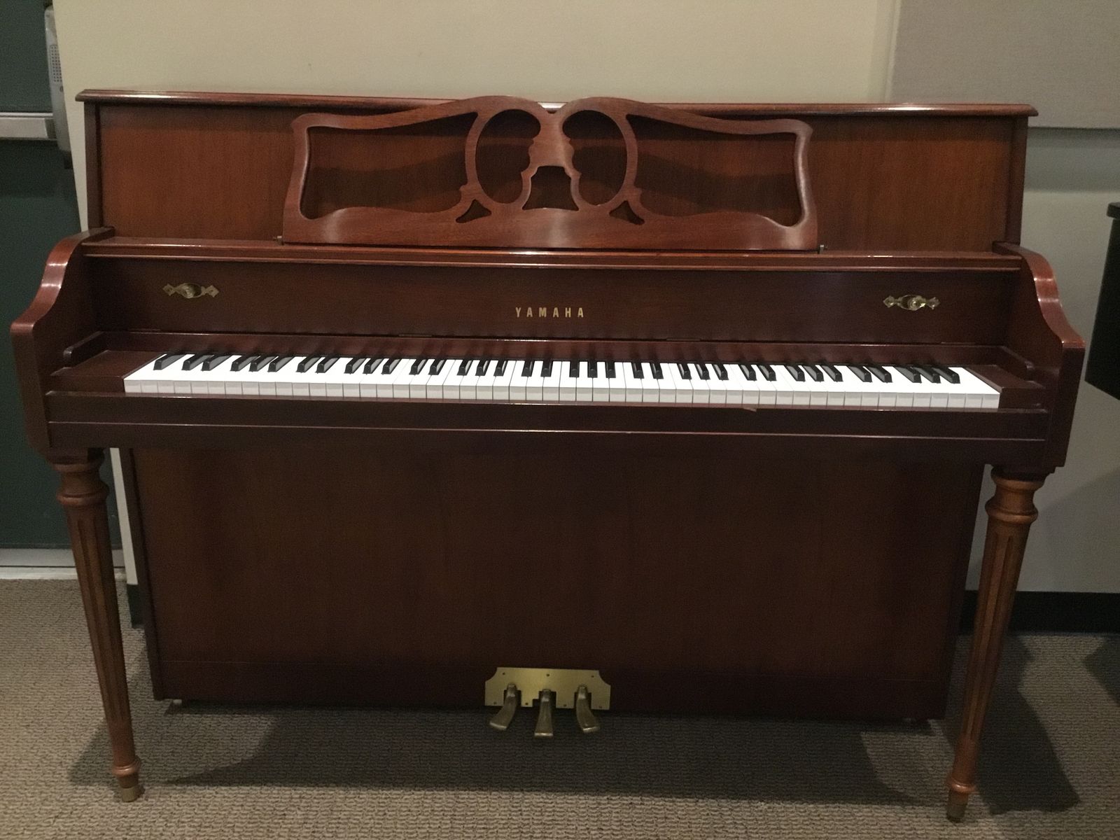 YAMAHA CONSOLE PIANO!!!
