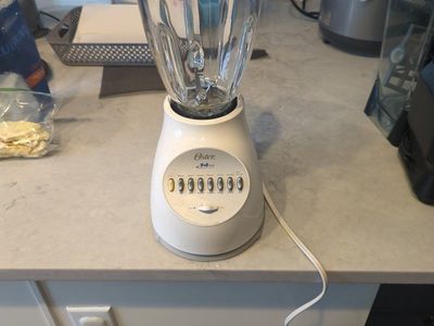 Oster 14-Speed Countertop Blender with Glass Pitcher - White