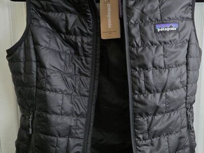 NWT ladies patagonia nano puff vest XXS black