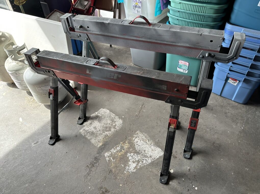 Pair BAUER 32 in. Steel Adjustable Sawhorses