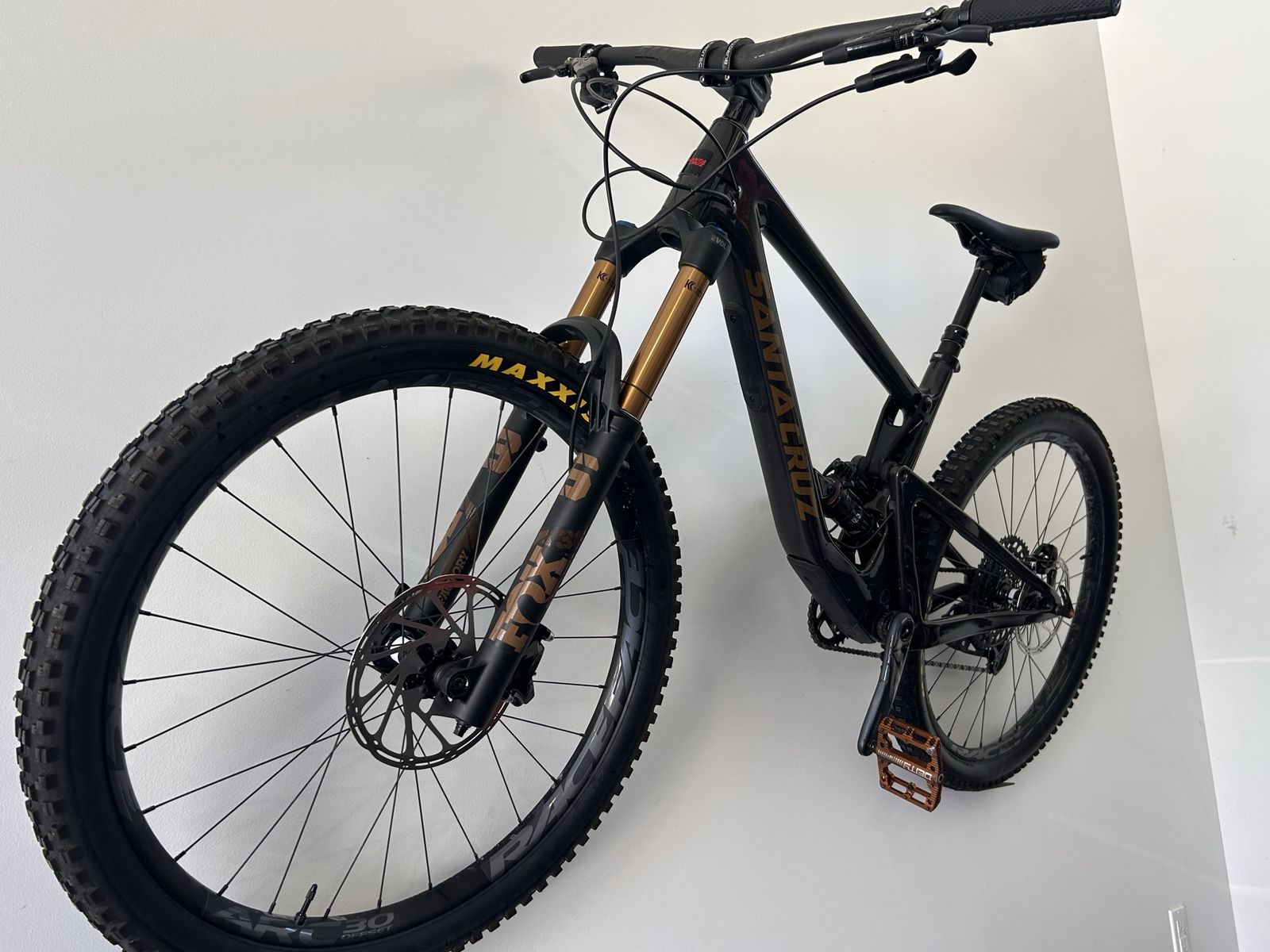 2023 Santa Cruz Bronson CC