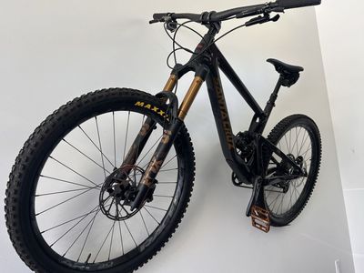 2023 Santa Cruz Bronson CC