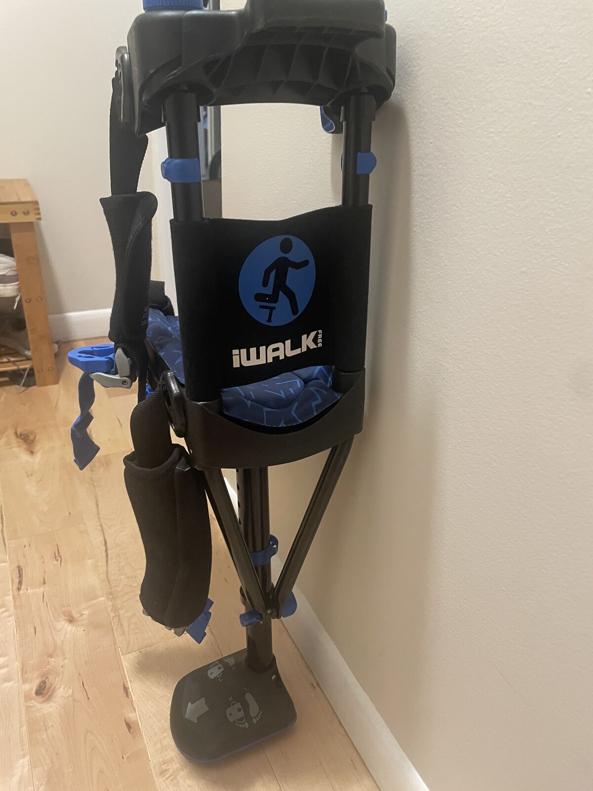 Iwalk 3.0 — hands free crutch