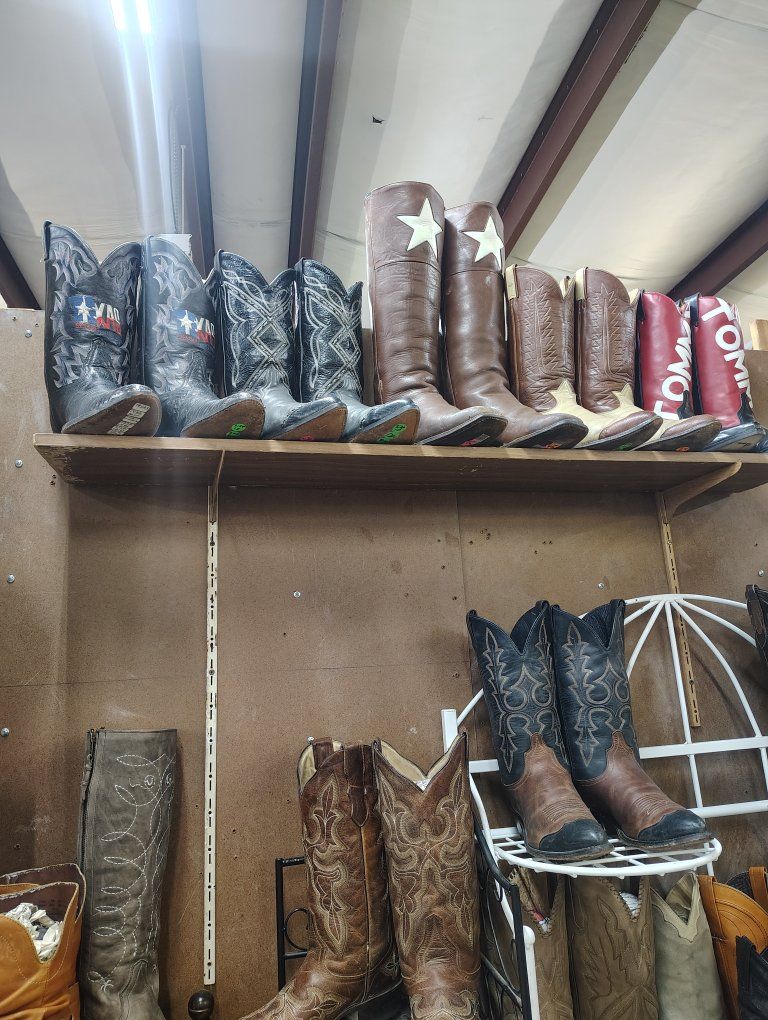 lots of vintage cowboy boots Springville