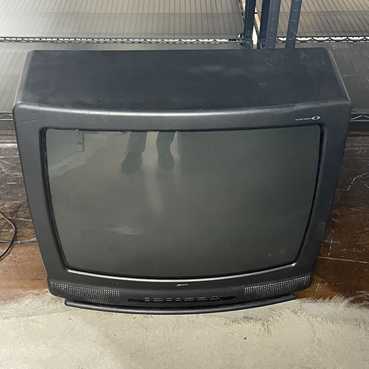 Zenith SY2568S 25" CRT TV - No Remote