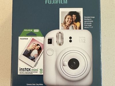 Fujifilm Instax Mini 12 Bundle