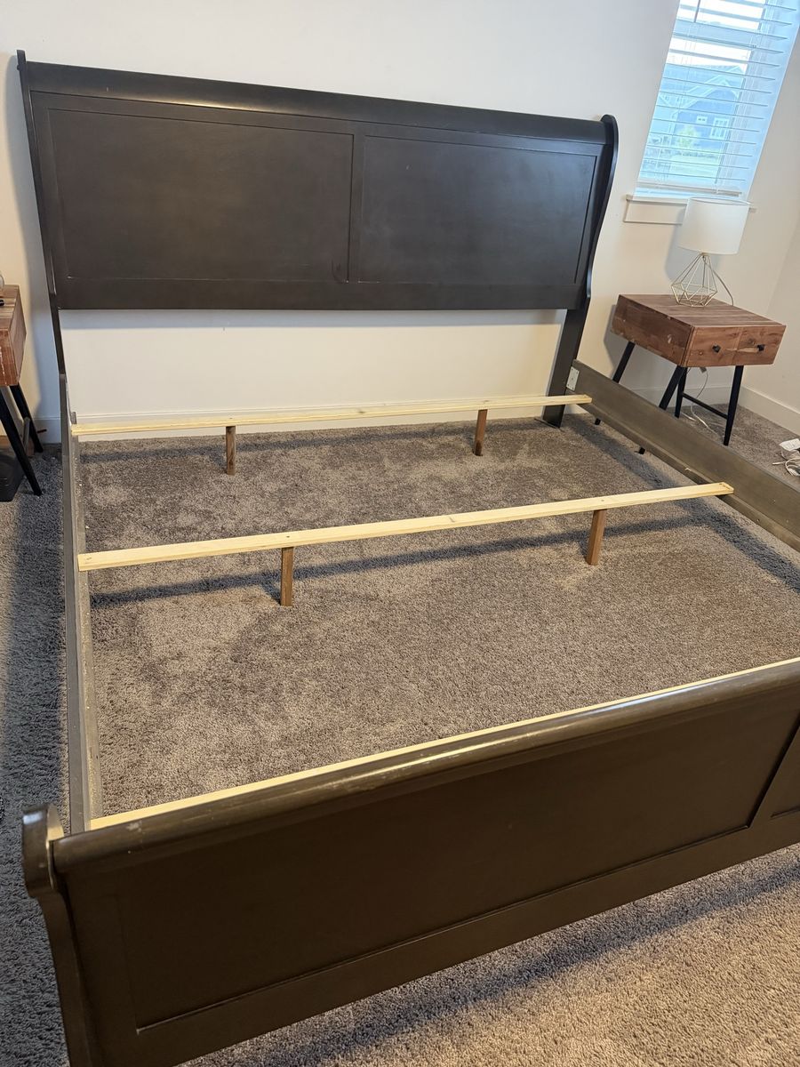 King Size Bed - RC Willey