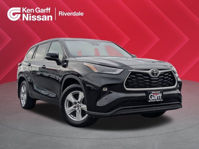 2023 Toyota Highlander LE