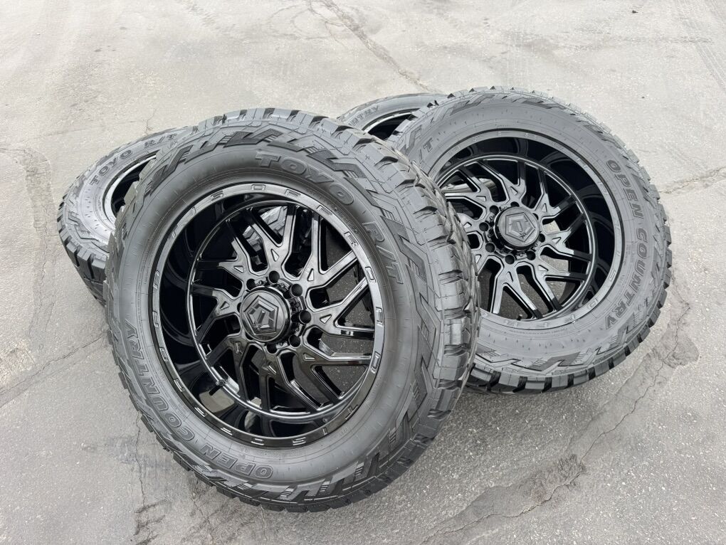22x10 TIS 544b 8 Lug 8x170 Ford 37x13.50R22 Toyo