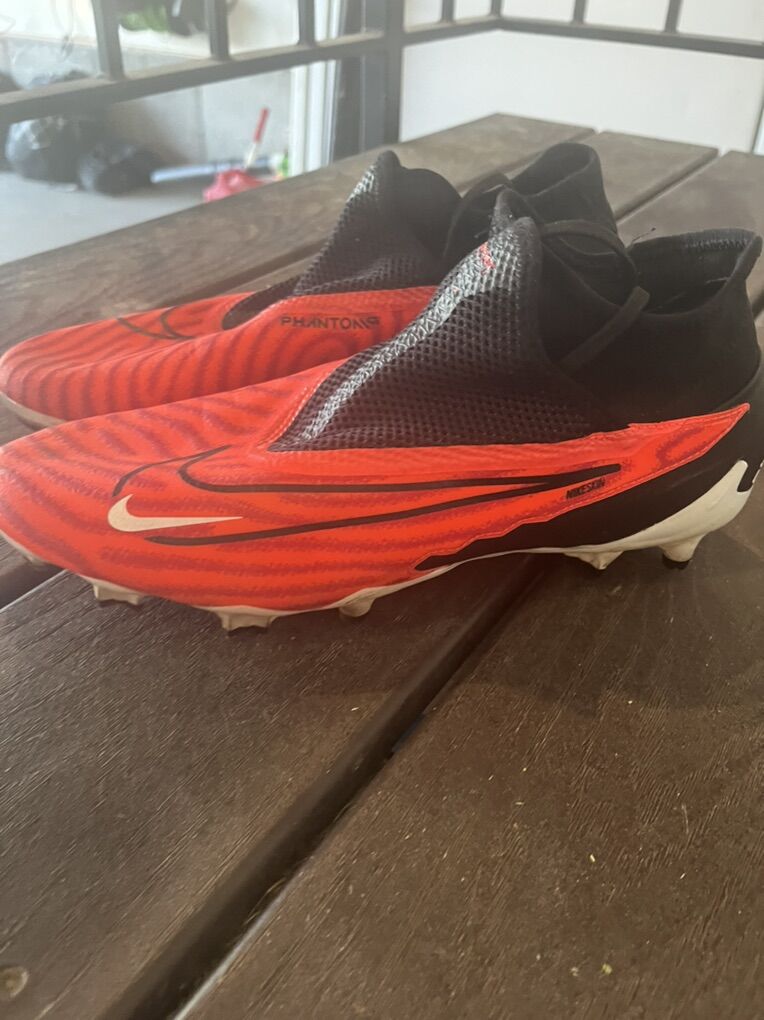 Nike Phantom Ghost Soccer Cleats - Almost New