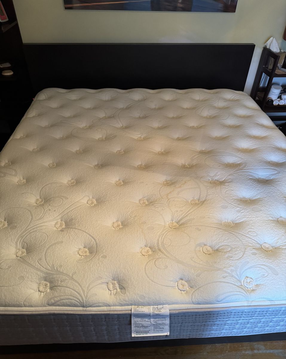 Aireloom King size Firm hybrid mattress