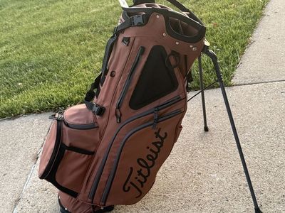 Titleist Hybrid 14 bag