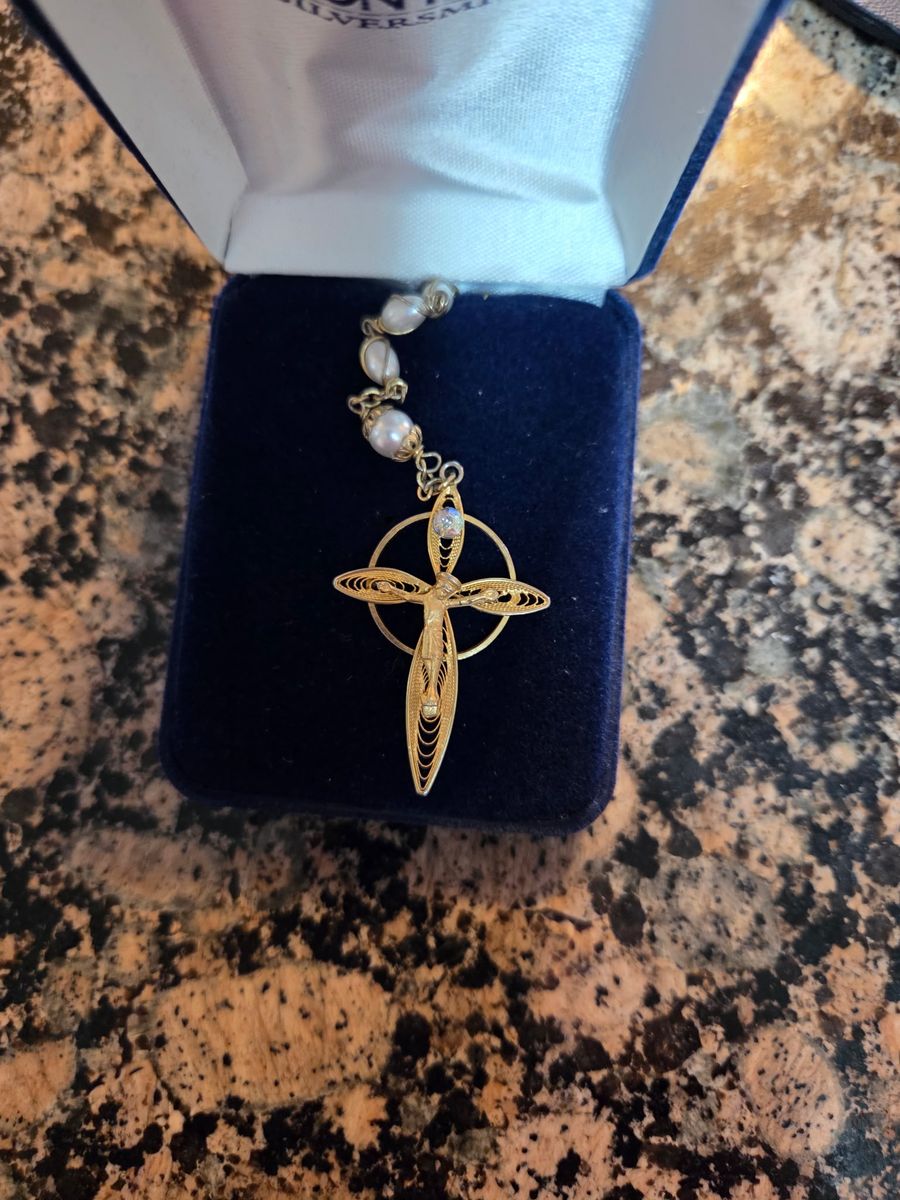 Montana Silversmiths Gold Filigree Pearl Rosary new in Box!