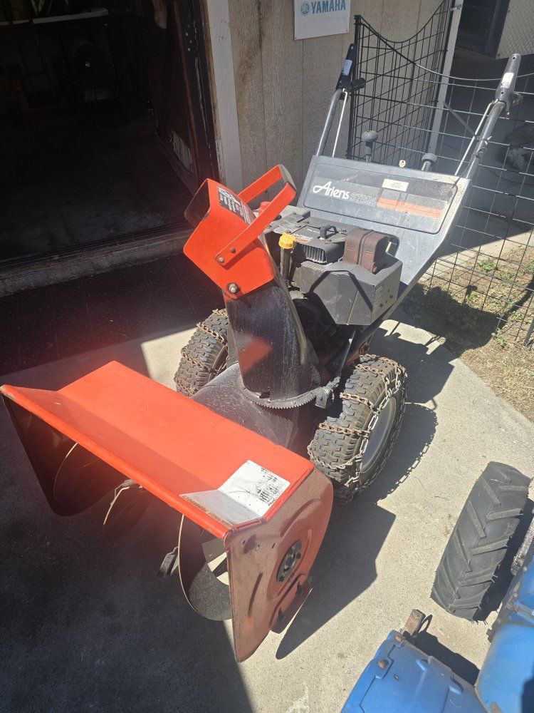Ariens st824 snow blower