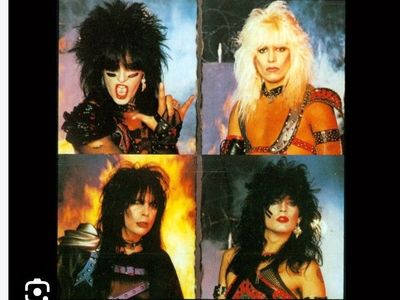 FRONT ROW- with AISLE SEAT- TICKETS TO MOTLEY CRUE $1000 each
