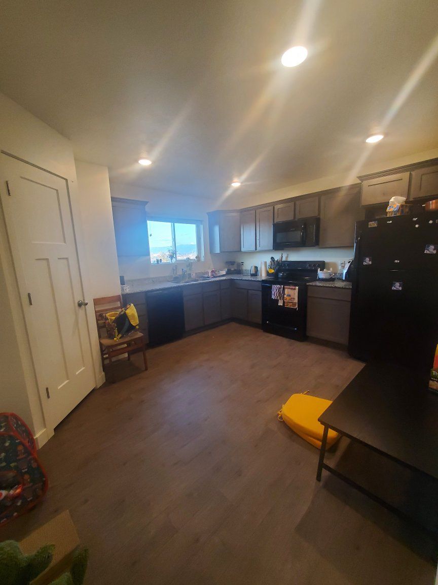 Main image 3