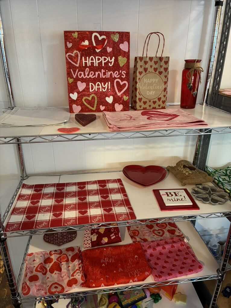 Valentine's Decorations & Gifts