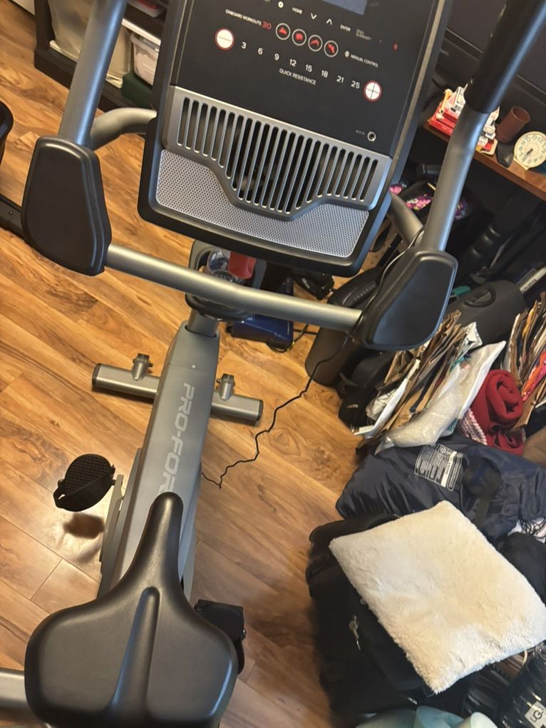 PRO-FORM 8.0 EX Stationary Exercise Bike