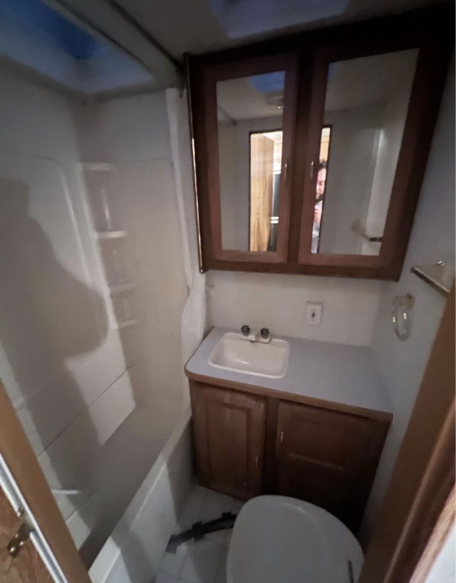 Main image 6