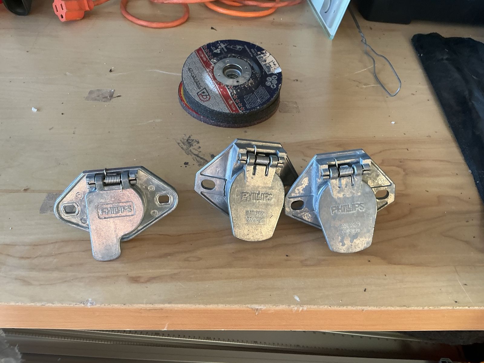 3 Phillips SAE J560 Heavy-Duty 7-Way Trailer Sockets / Receptacles