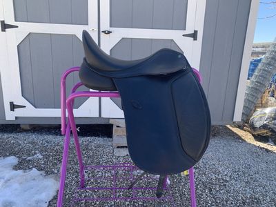 17.5” Arena Dressage Saddle
