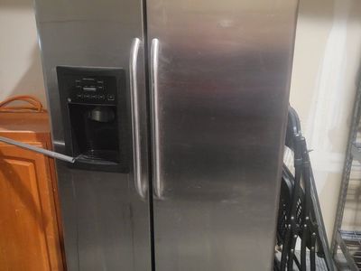 Frigidaire Stainless Steel Side-by-Side Refrigerator\ Ice & Water Dispenser tubing cut