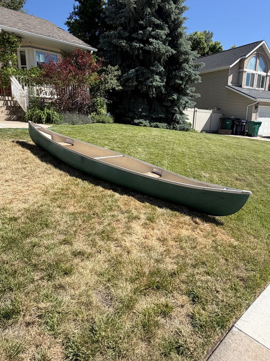 Sears 15' Fiberglass Canoe – Ready for the Water