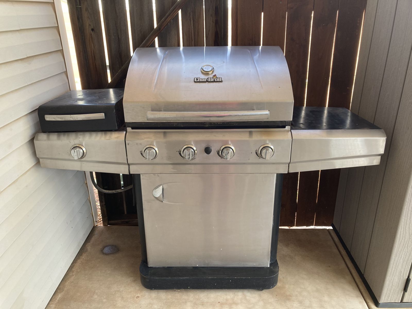 Charbroil 4 burner grill with side burner and grill pan